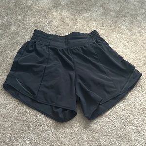 Lululemon Hotty hot high rise 4”